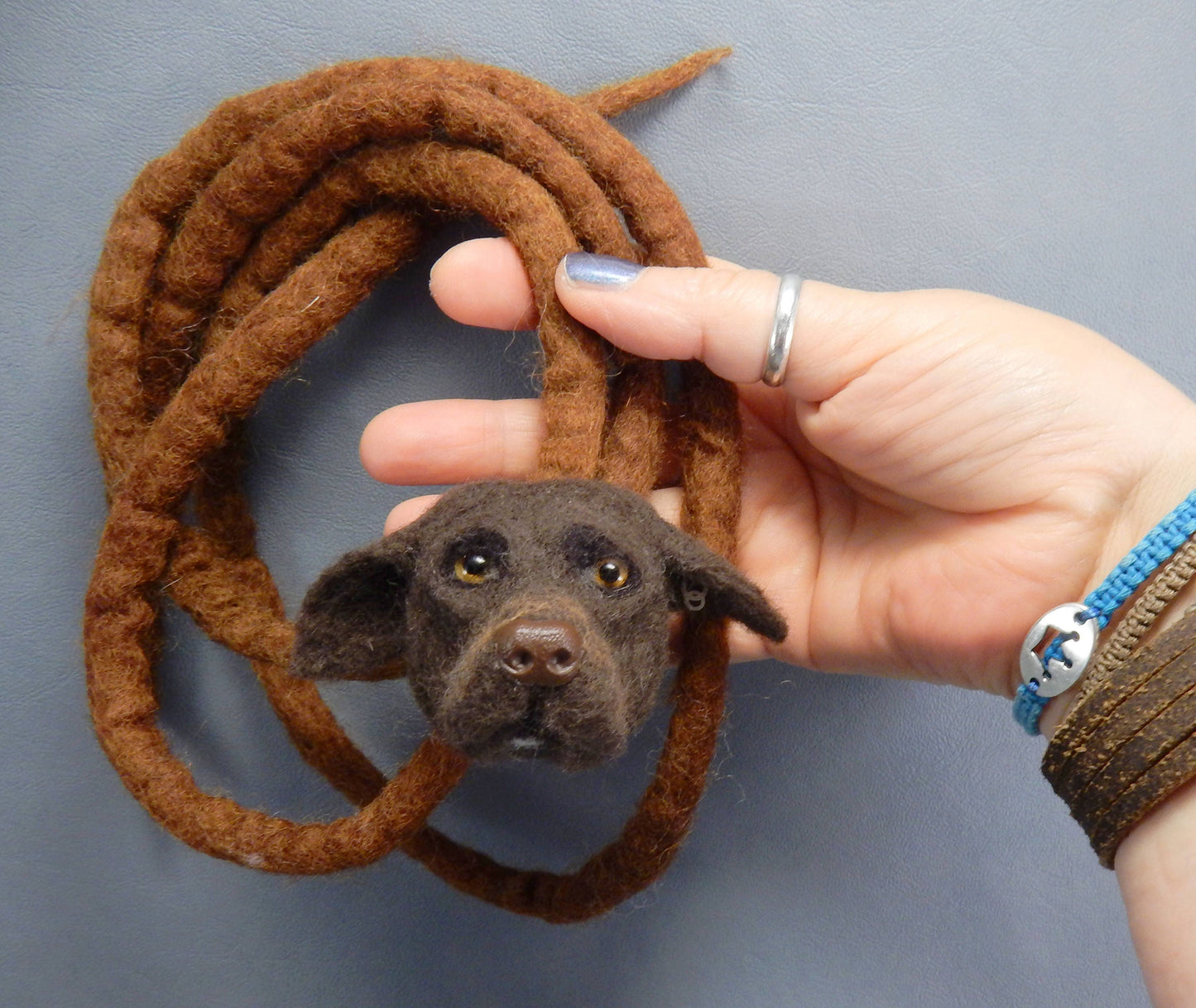 needle-felted brooch Labrador