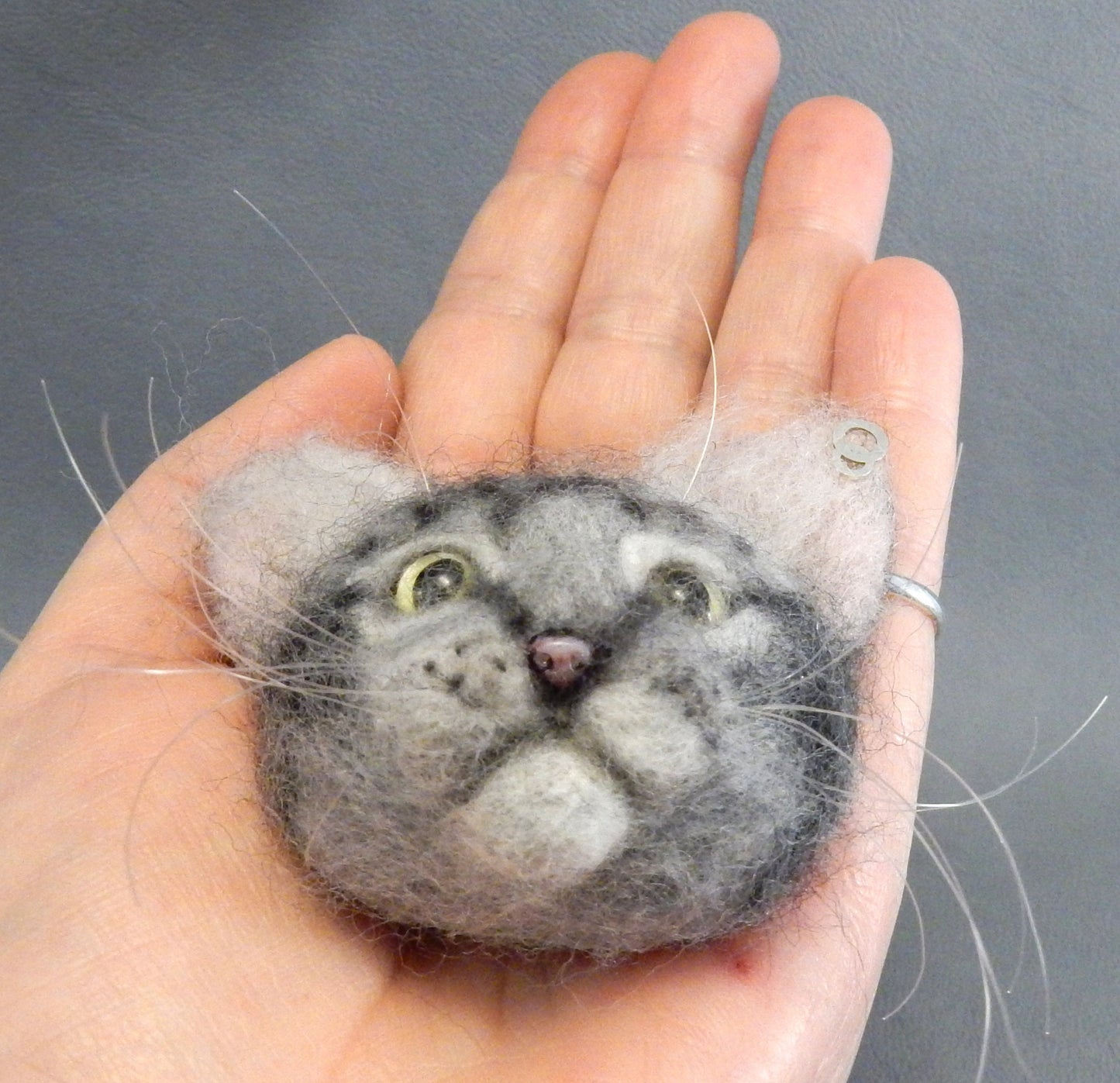 Needle felt cat pin custom cat brooch needle felted brooch