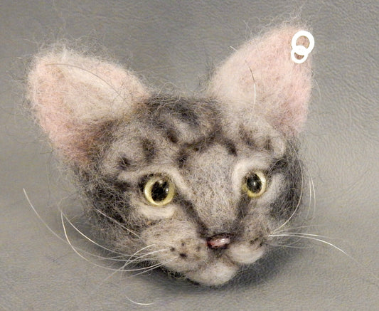 Needle felt cat pin custom cat brooch needle felted brooch