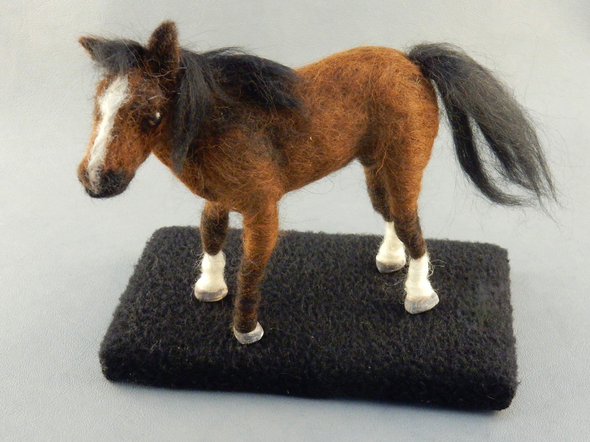 needle felted horse gift sport horse sculpture show jumping horse