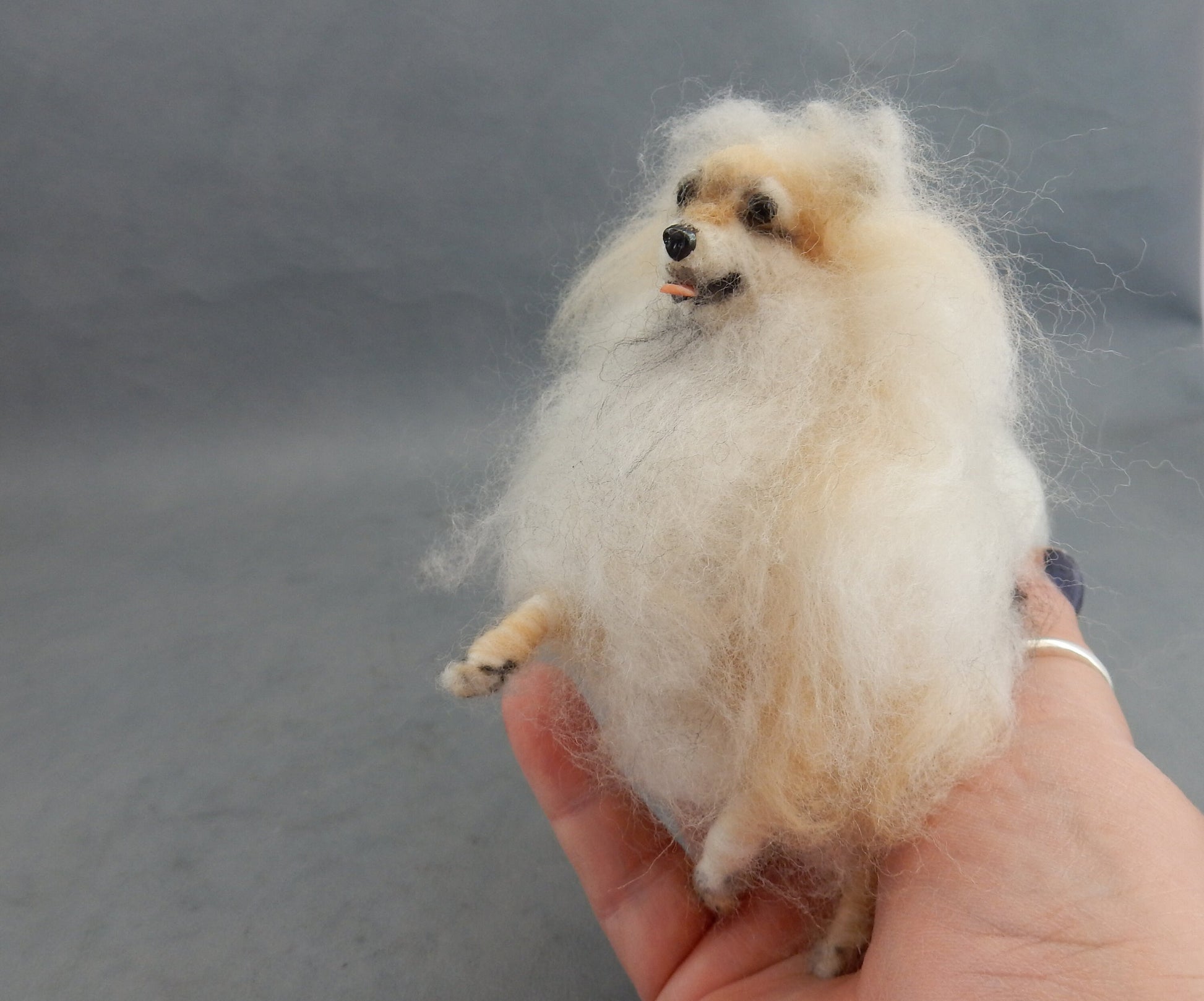 Spitz custom-felted dog miniature Pomeranian look-alike custom dog replica