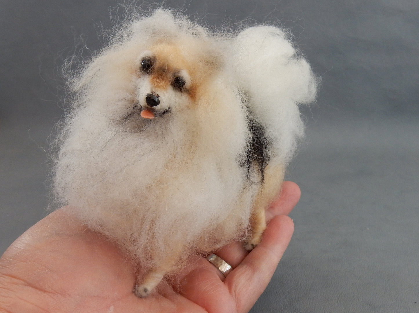 Spitz custom-felted dog miniature Pomeranian look-alike custom dog replica