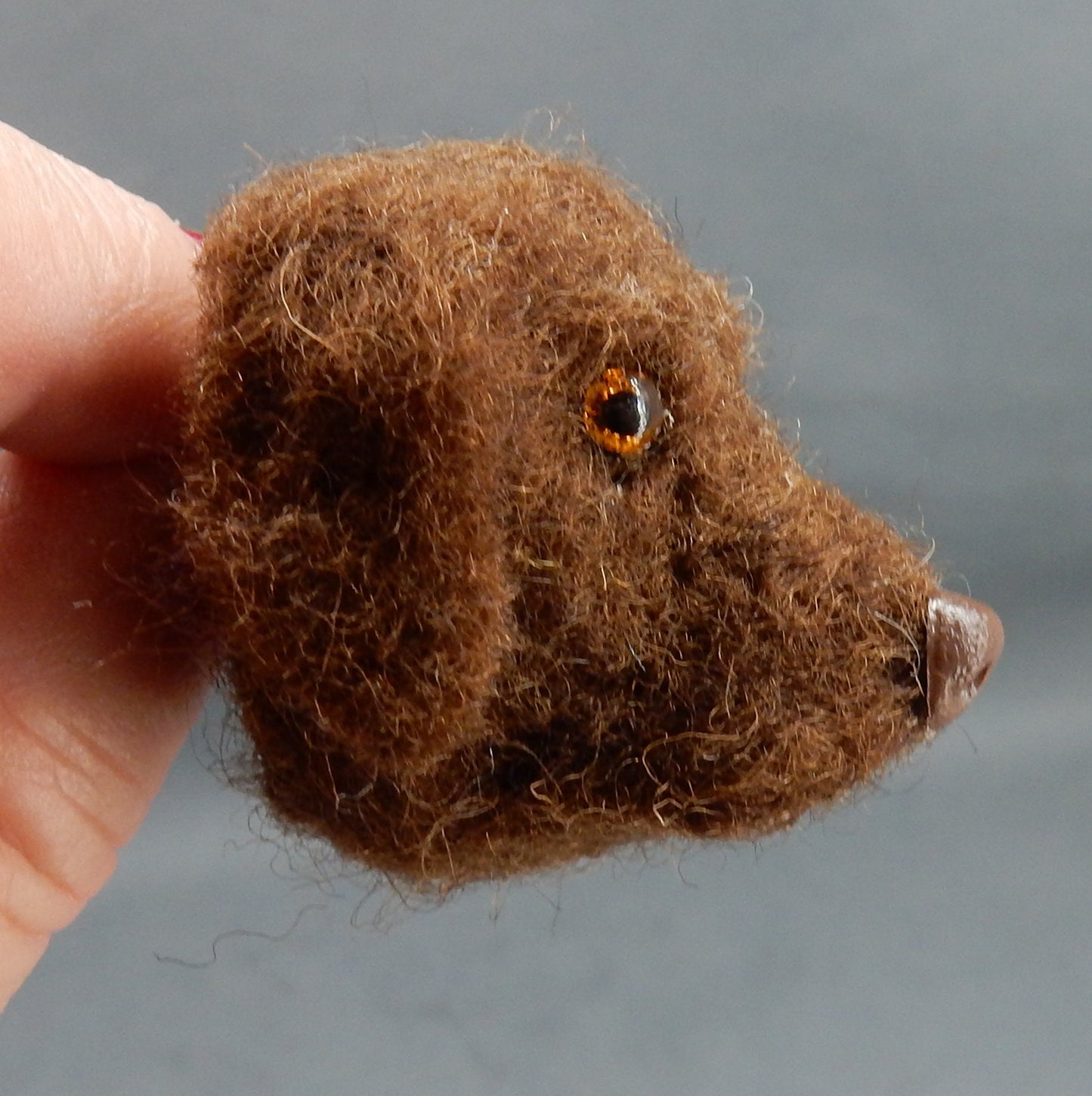 needle-felted brooch Labrador