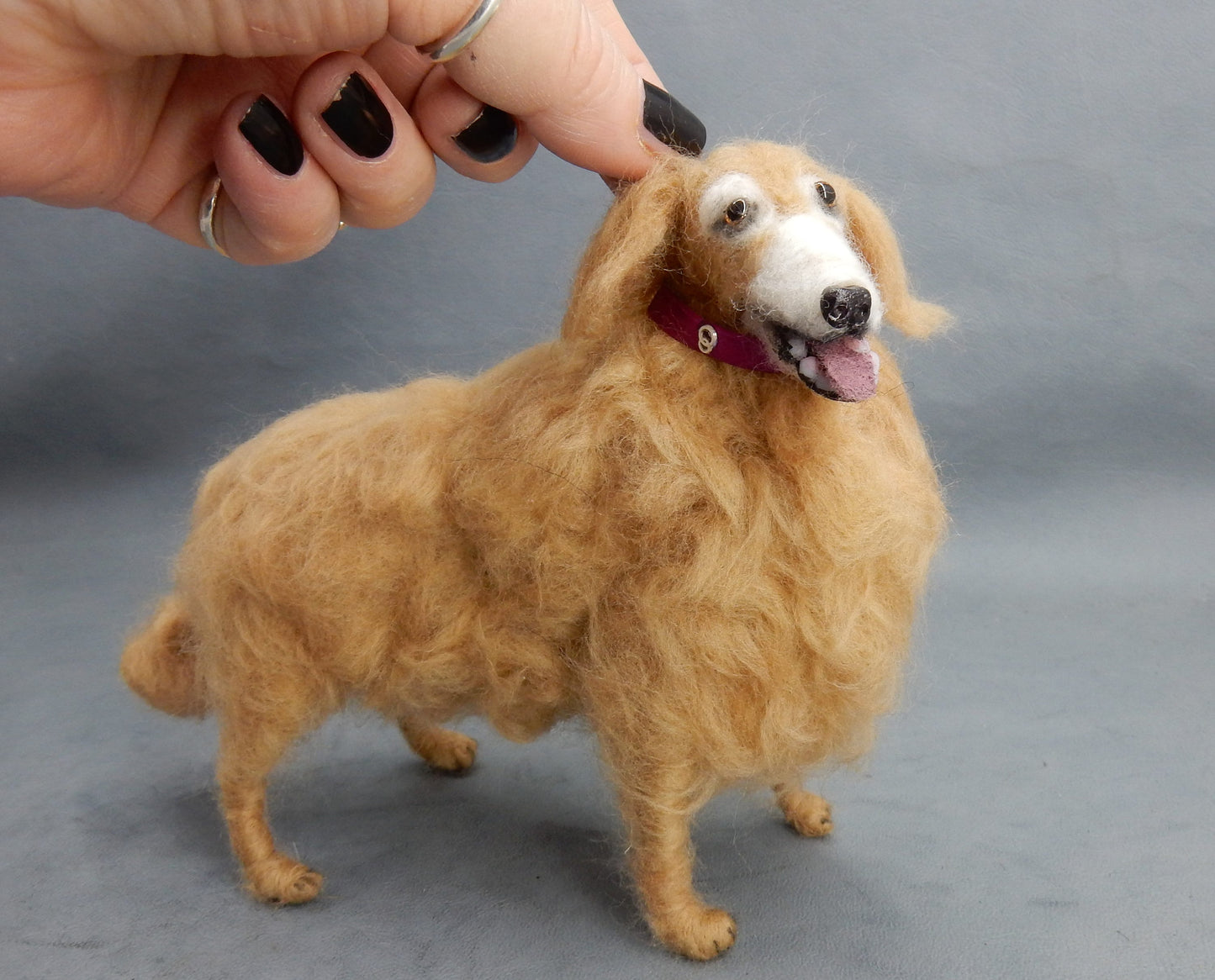 Golden Retriever needle-felted dog miniature