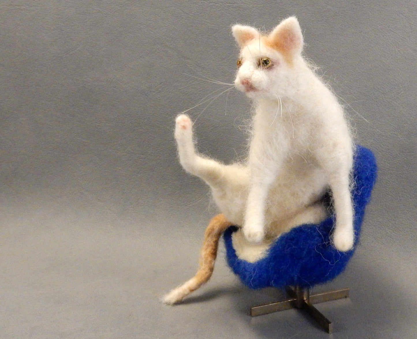 needle felted cat replica