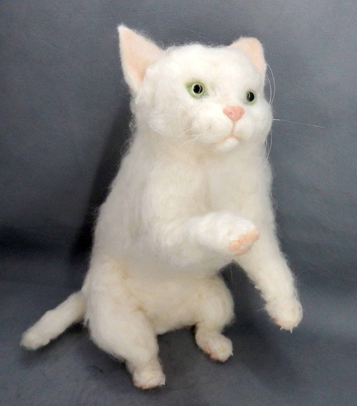 needle-felt cat replica white cat miniature