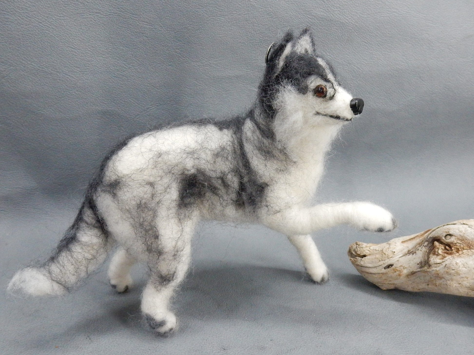 Husky miniature custom dog replica needle-felted dog miniature