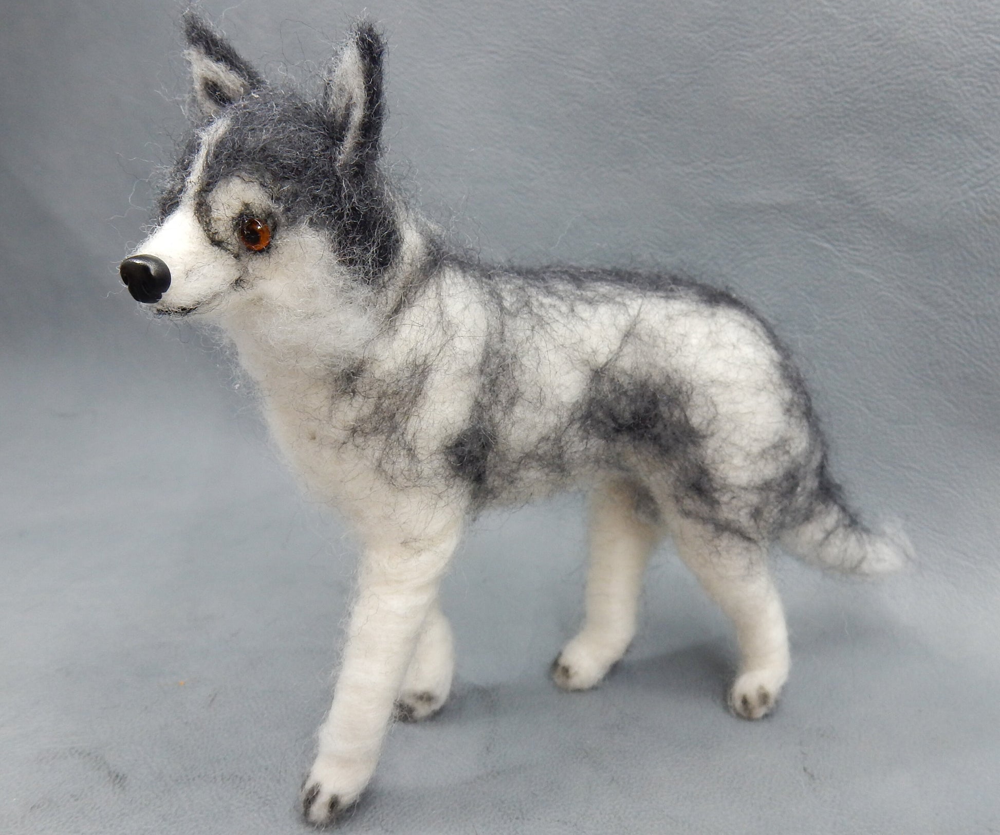 Husky miniature custom dog replica needle-felted dog miniature