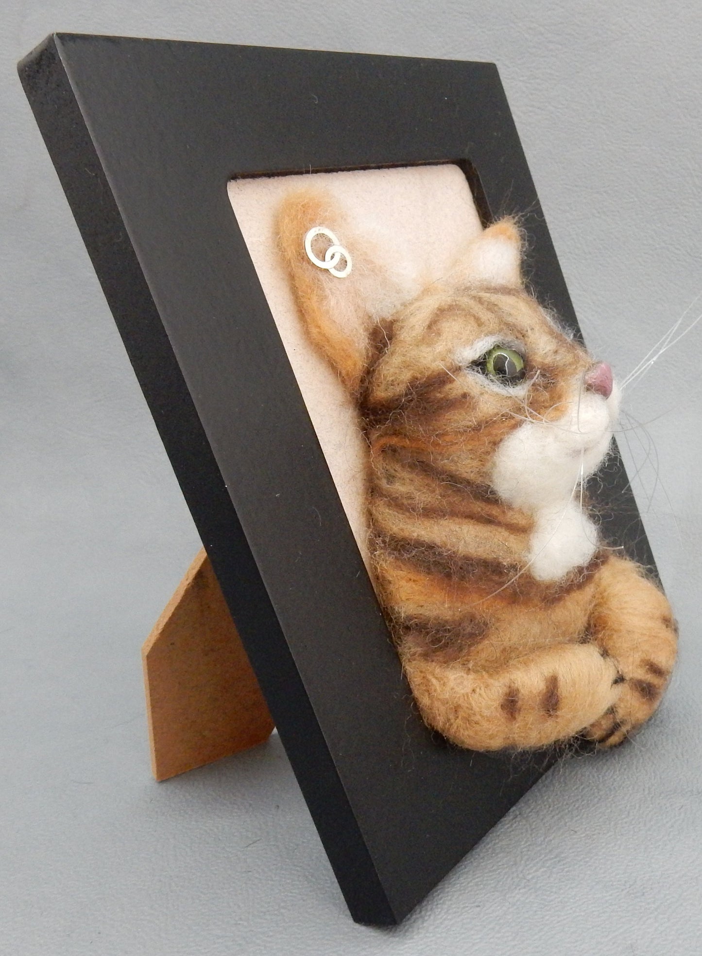 3D cat portrait needle-felted